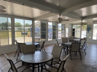 55+ Community, Fully furnished, Spacious, furnished, 3bed/2 bath manufactured home in Bradenton, Florida - For Rent
