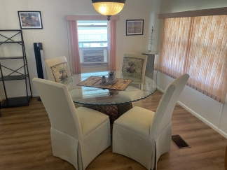 55+ Community, Fully furnished, Spacious, furnished, 3bed/2 bath manufactured home in Bradenton, Florida - For Rent