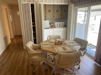 55+ Community, Fully furnished, Spacious, furnished, 3bed/2 bath manufactured home in Bradenton, Florida - For Rent