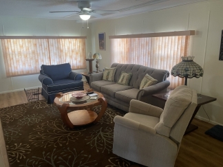 55+ Community, Fully furnished, Spacious, furnished, 3bed/2 bath manufactured home in Bradenton, Florida - For Rent