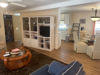 55+ Community, Fully furnished, Spacious, furnished, 3bed/2 bath manufactured home in Bradenton, Florida - For Rent