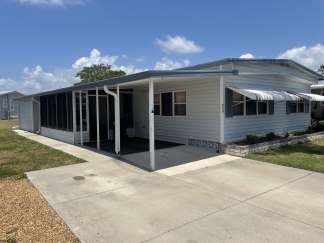 55+ Community, Fully furnished, Spacious, furnished, 3bed/2 bath manufactured home in Bradenton, Florida - For Rent