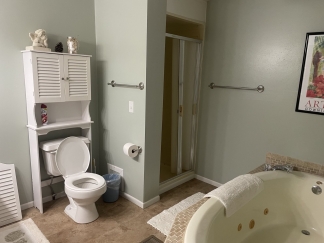 55+ Community, Fully furnished, Spacious, furnished, 3bed/2 bath manufactured home in Bradenton, Florida - For Rent