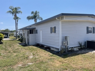 55+ Community, Fully furnished, Spacious, furnished, 3bed/2 bath manufactured home in Bradenton, Florida - For Rent