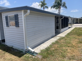 55+ Community, Fully furnished, Spacious, furnished, 3bed/2 bath manufactured home in Bradenton, Florida - For Rent
