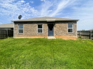 Exceptional Home In The Village! MOVE IN SPECIAL HALF OFF FIRST FULL MONTHS RENT!