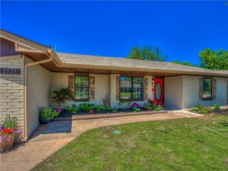 Stunning 4 bedroom home with bonus room near Lake Hefner!