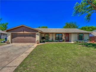 Stunning 4 bedroom home with bonus room near Lake Hefner!