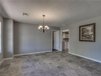 Stunning 4 bedroom home with bonus room near Lake Hefner!