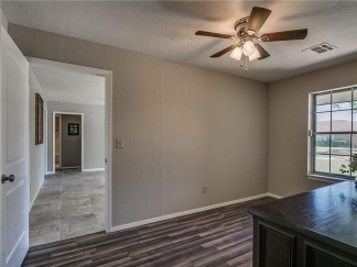 Stunning 4 bedroom home with bonus room near Lake Hefner!
