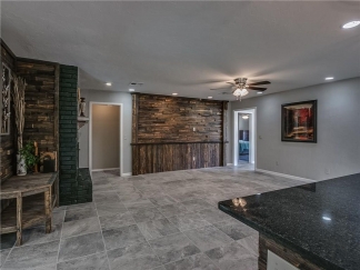 Stunning 4 bedroom home with bonus room near Lake Hefner!