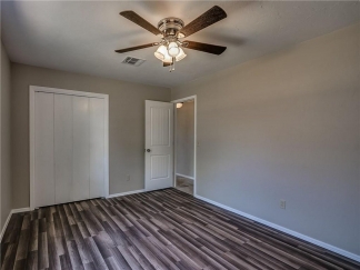 Stunning 4 bedroom home with bonus room near Lake Hefner!