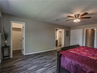 Stunning 4 bedroom home with bonus room near Lake Hefner!