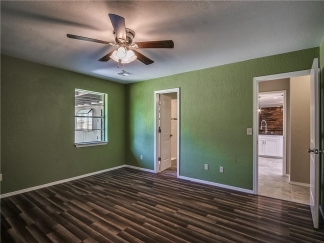 Stunning 4 bedroom home with bonus room near Lake Hefner!