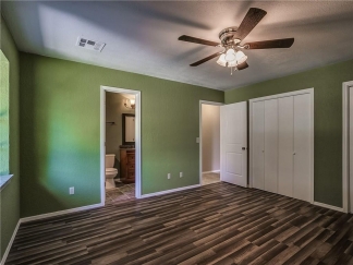 Stunning 4 bedroom home with bonus room near Lake Hefner!
