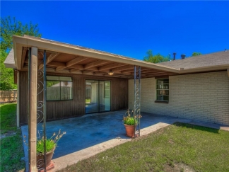 Stunning 4 bedroom home with bonus room near Lake Hefner!