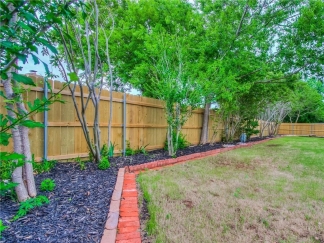 Stunning 4 bedroom home with bonus room near Lake Hefner!