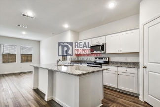 Attractive 4/2 Open Concept Home