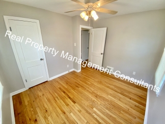 Charming 3-Bedroom Ranch Home in Roeland Park