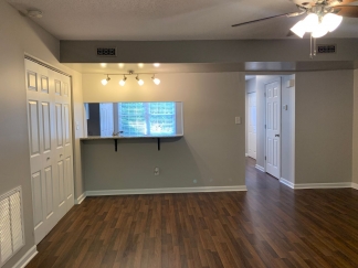 Trendy Renovated Raleigh Townhome In Raleigh, Lawn Care & Crown Oaks Amenities Too!