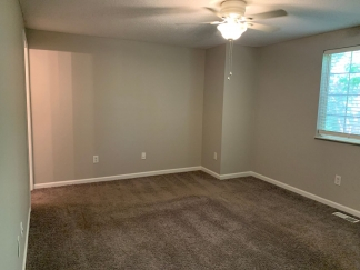 Trendy Renovated Raleigh Townhome In Raleigh, Lawn Care & Crown Oaks Amenities Too!