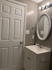 Trendy Renovated Raleigh Townhome In Raleigh, Lawn Care & Crown Oaks Amenities Too!