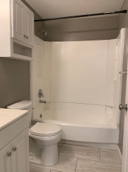 Trendy Renovated Raleigh Townhome In Raleigh, Lawn Care & Crown Oaks Amenities Too!