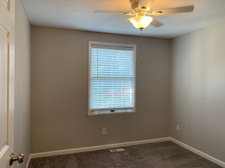 Trendy Renovated Raleigh Townhome In Raleigh, Lawn Care & Crown Oaks Amenities Too!