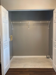 Trendy Renovated Raleigh Townhome In Raleigh, Lawn Care & Crown Oaks Amenities Too!