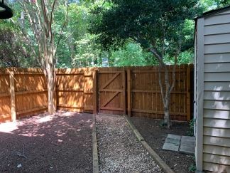 Trendy Renovated Raleigh Townhome In Raleigh, Lawn Care & Crown Oaks Amenities Too!