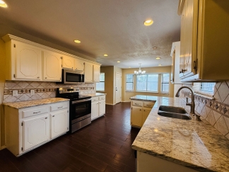 Beautiful home in Mustang! - Must see!- AVAILABLE NOW!