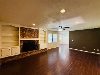 Beautiful home in Mustang! - Must see!- AVAILABLE NOW!