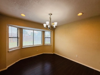 Beautiful home in Mustang! - Must see!- AVAILABLE NOW!