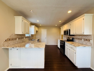 Beautiful home in Mustang! - Must see!- AVAILABLE NOW!