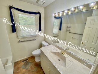 2 Bedroom Custom Home in Liberty
