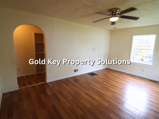 Cozy 2 BR 1 BA House with Washer/Dryer Hookups (SECTION 8 APPROVED)