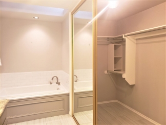 Spectacular 4 bedroom in Pleasant Oaks Communits in highly desired Edmond Okc!
