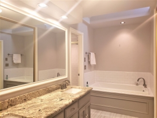 Spectacular 4 bedroom in Pleasant Oaks Communits in highly desired Edmond Okc!