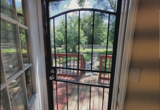 3 bd/1 bth w/fenced yard. Close to all things Nash!