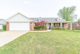 Beautiful Bentonville Home!