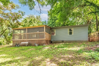 Cozy 2-Bedroom Retreat Near the Lake in Lowell