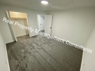 3 Beds | 2 Baths | Pet-Friendly |  On site laundry