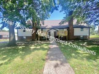 Harrisonville home 3 Beds | 2 Baths | Pet-Friendly | On site laundry