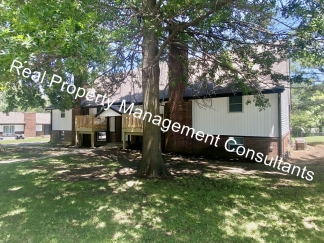 Harrisonville home 3 Beds | 2 Baths | Pet-Friendly | On site laundry