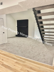 Harrisonville home 3 Beds | 2 Baths | Pet-Friendly | On site laundry