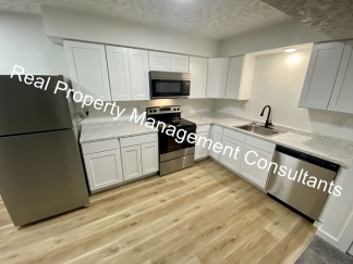 Harrisonville home 3 Beds | 2 Baths | Pet-Friendly | On site laundry