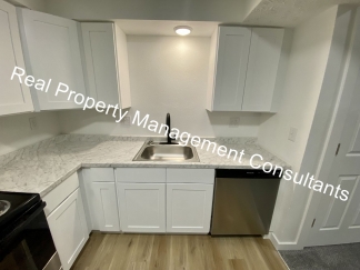 Harrisonville home 3 Beds | 2 Baths | Pet-Friendly | On site laundry