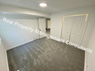 Harrisonville home 3 Beds | 2 Baths | Pet-Friendly | On site laundry