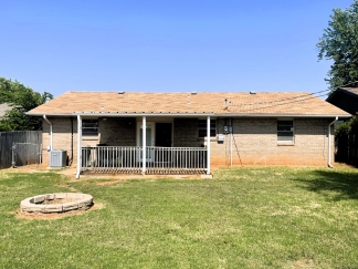 3 Bedroom Home In Mustang School District!