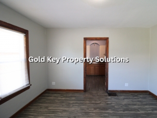 Updated 1 BR 1 BA Duplex Next to Convenience Store NO PETS (SECTION 8 APPROVED)